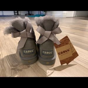 Adorable women winter boots with bows! EMUGG
